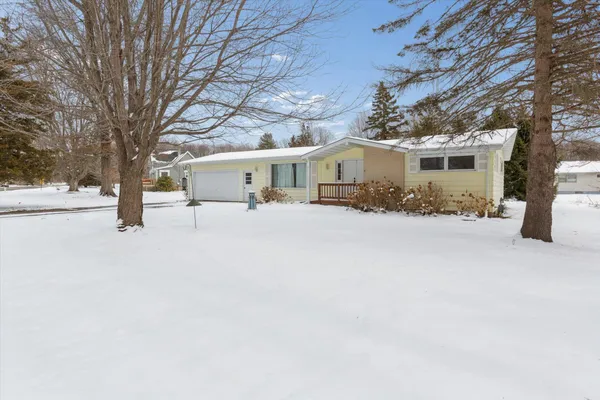 $349,900 | 4003 Evergreen Lane, Benton Harbor, MI 49022