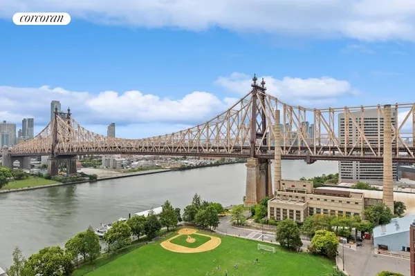 $875,000 | 425 Main Street, Unit 9M | Roosevelt Island