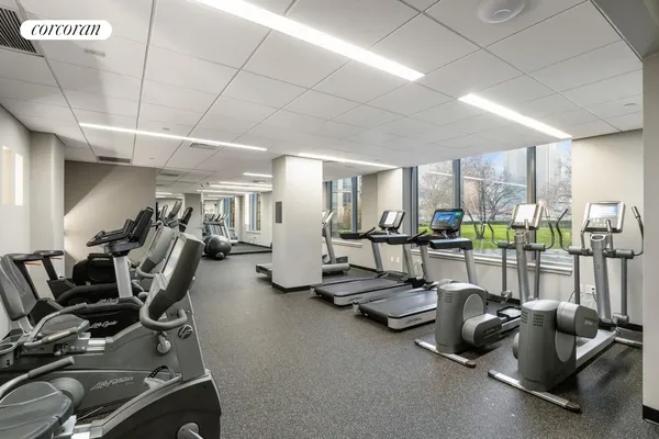 $875,000 | 425 Main Street, Unit 9M | Roosevelt Island