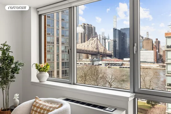 $875,000 | 425 Main Street, Unit 9M | Roosevelt Island