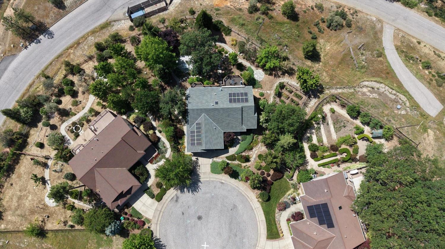 970 Morgan Ranch Drive Grass Valley, CA 95945 - Photo 74 of 76 an aerial view of a house with a yard