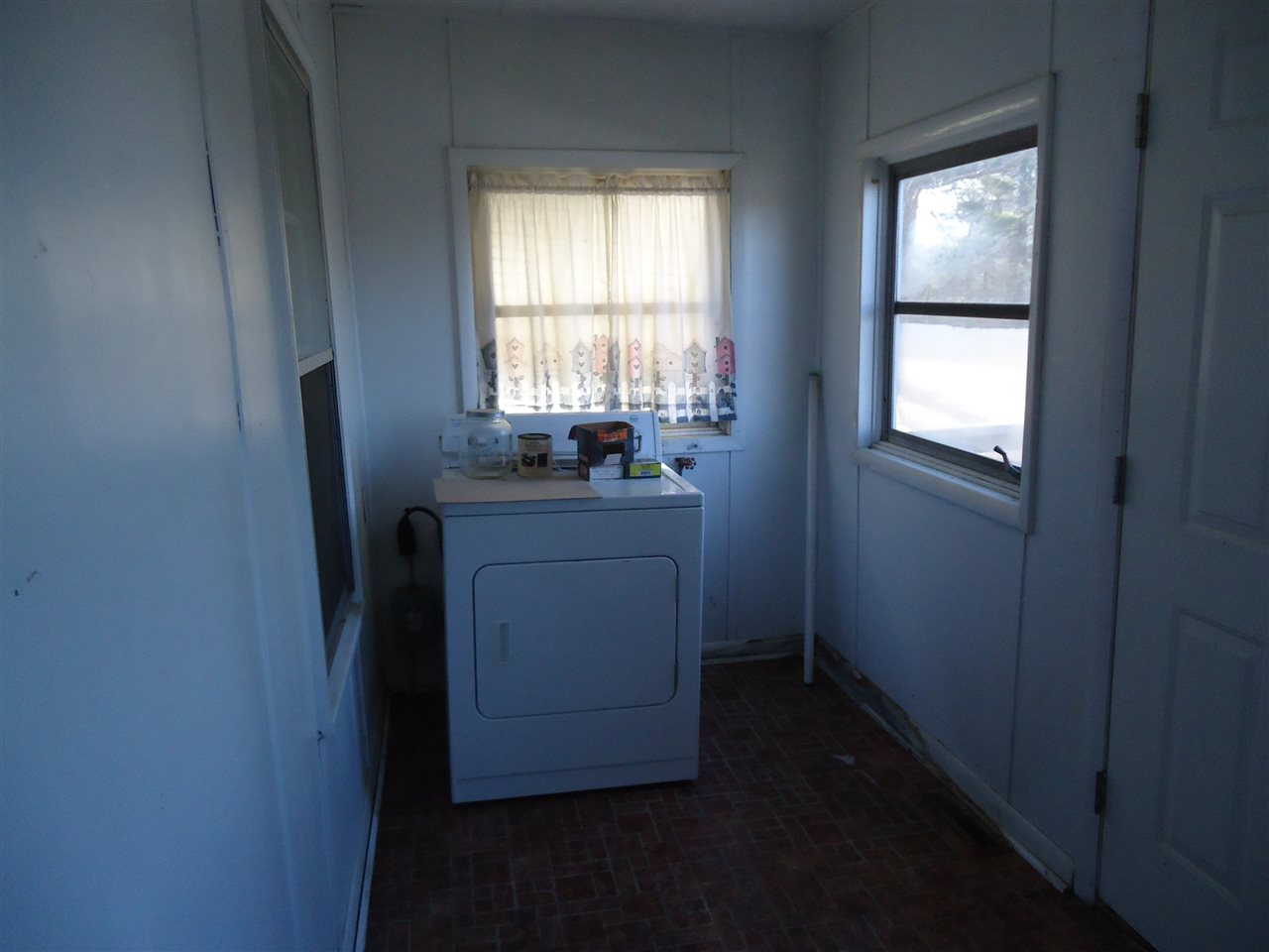 1378 New Hope Road Staunton, VA 24401 - Photo 4 of 12 a room with window and cabinet