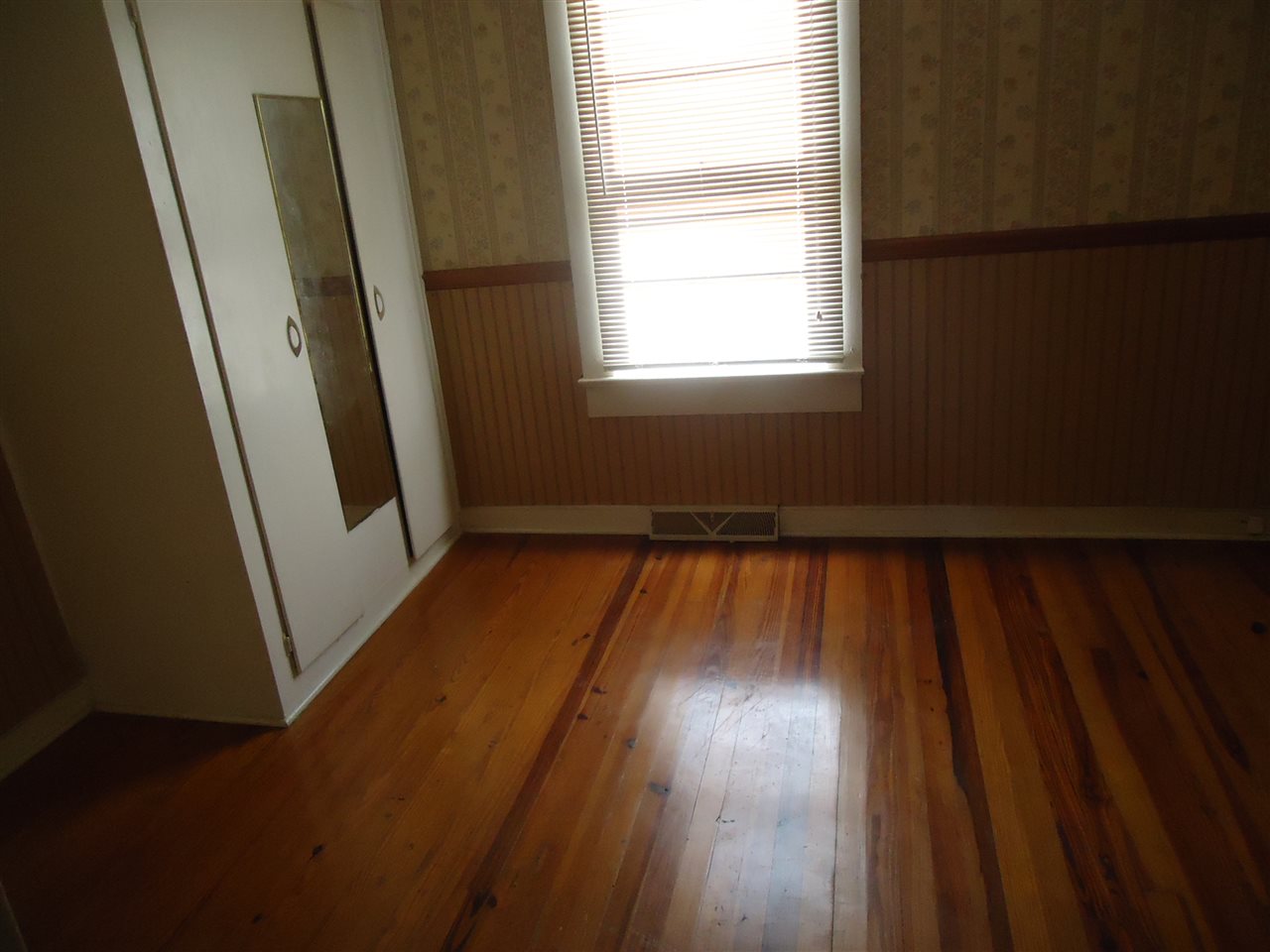 1378 New Hope Road Staunton, VA 24401 - Photo 5 of 12 a view of wooden floor