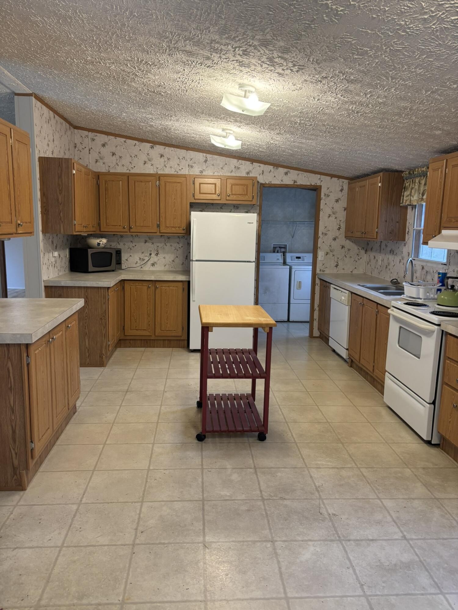 4099 Chatata Valley Road Northeast Charleston, TN 37310 - Photo 2 of 17 a kitchen with a cabinets and counter space