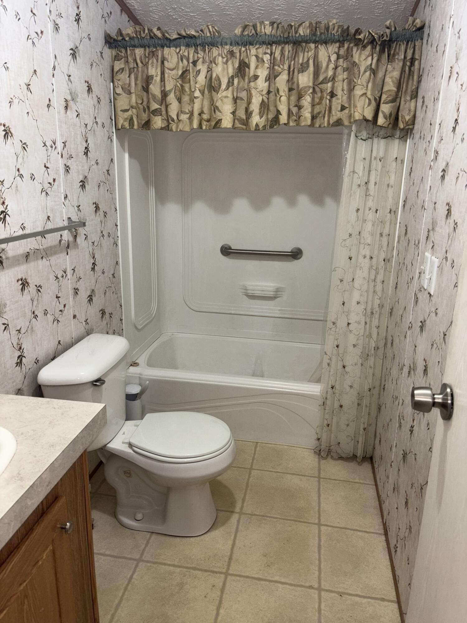 4099 Chatata Valley Road Northeast Charleston, TN 37310 - Photo 5 of 17 a bathroom with a toilet and a shower