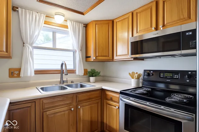 $300,000 | 7370 Hidden Valley Drive, Plainfield, IN 46168