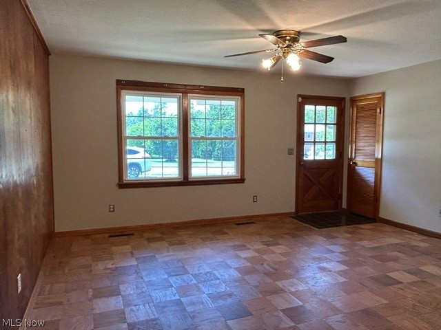 433 Fairgrounds Road Painesville, OH 44077 - Photo 8 of 33