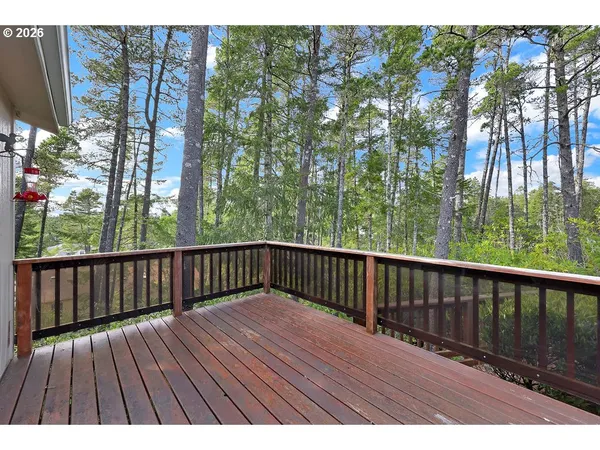 $450,000 | 301 Manzanita Drive, Florence, OR 97439