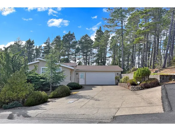 $450,000 | 301 Manzanita Drive, Florence, OR 97439