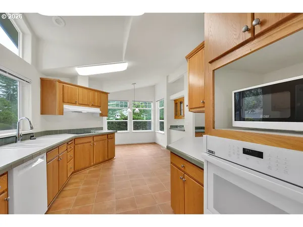 $450,000 | 301 Manzanita Drive, Florence, OR 97439