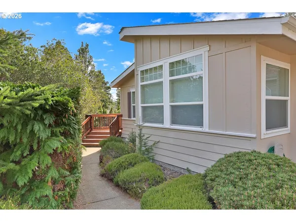 $450,000 | 301 Manzanita Drive, Florence, OR 97439