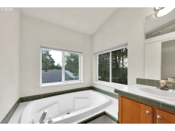 $450,000 | 301 Manzanita Drive, Florence, OR 97439