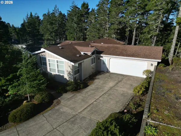 $450,000 | 301 Manzanita Drive, Florence, OR 97439