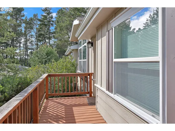 $450,000 | 301 Manzanita Drive, Florence, OR 97439