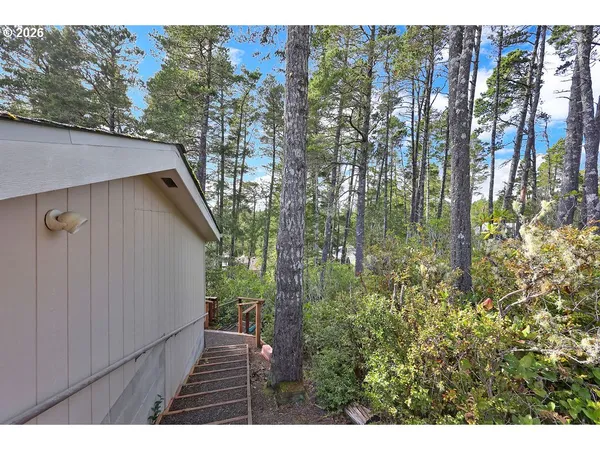 $450,000 | 301 Manzanita Drive, Florence, OR 97439