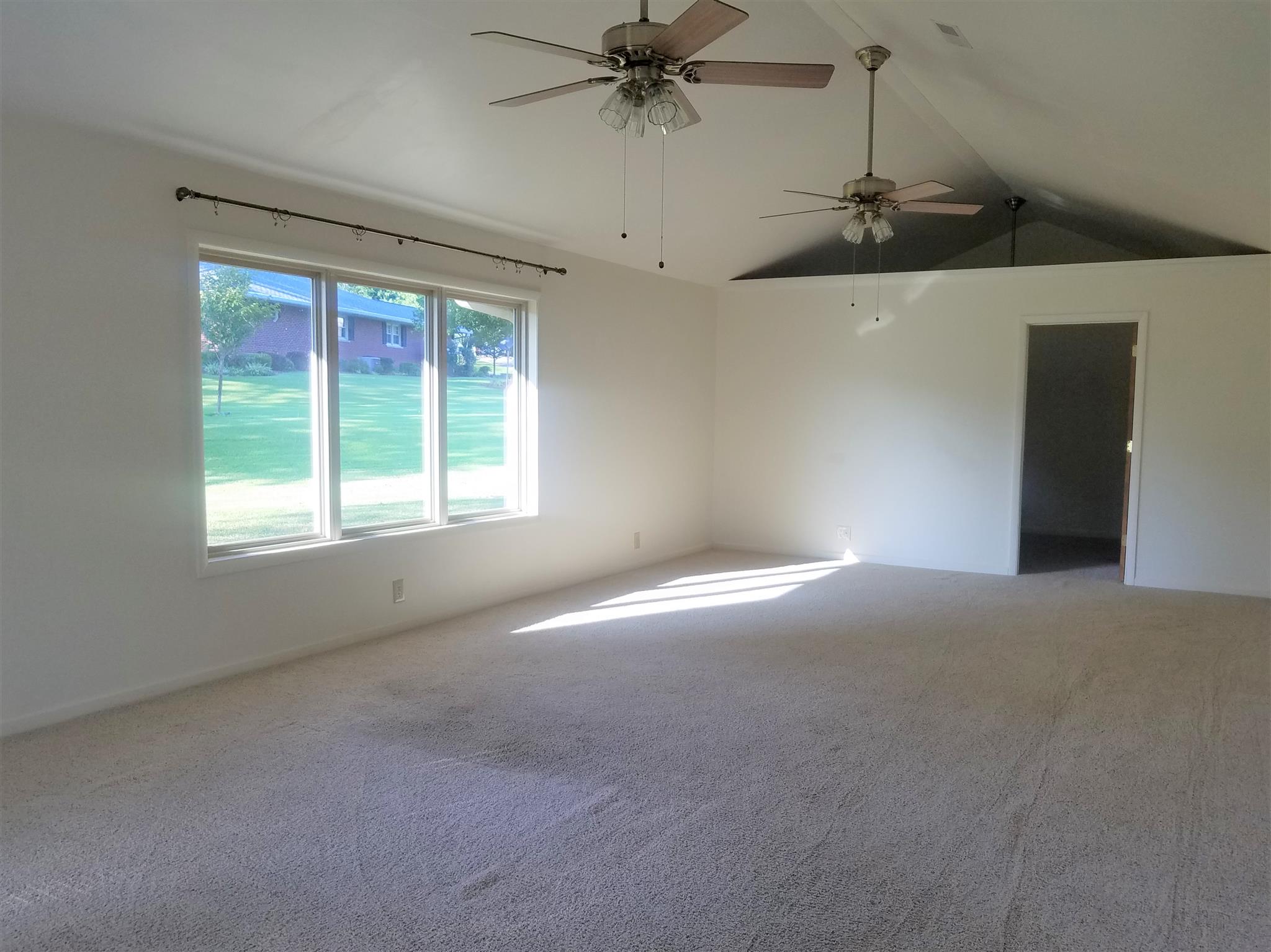 105 Green Acres Road Washington, IN 47501 - Photo 2 of 19 Gallery Image 2