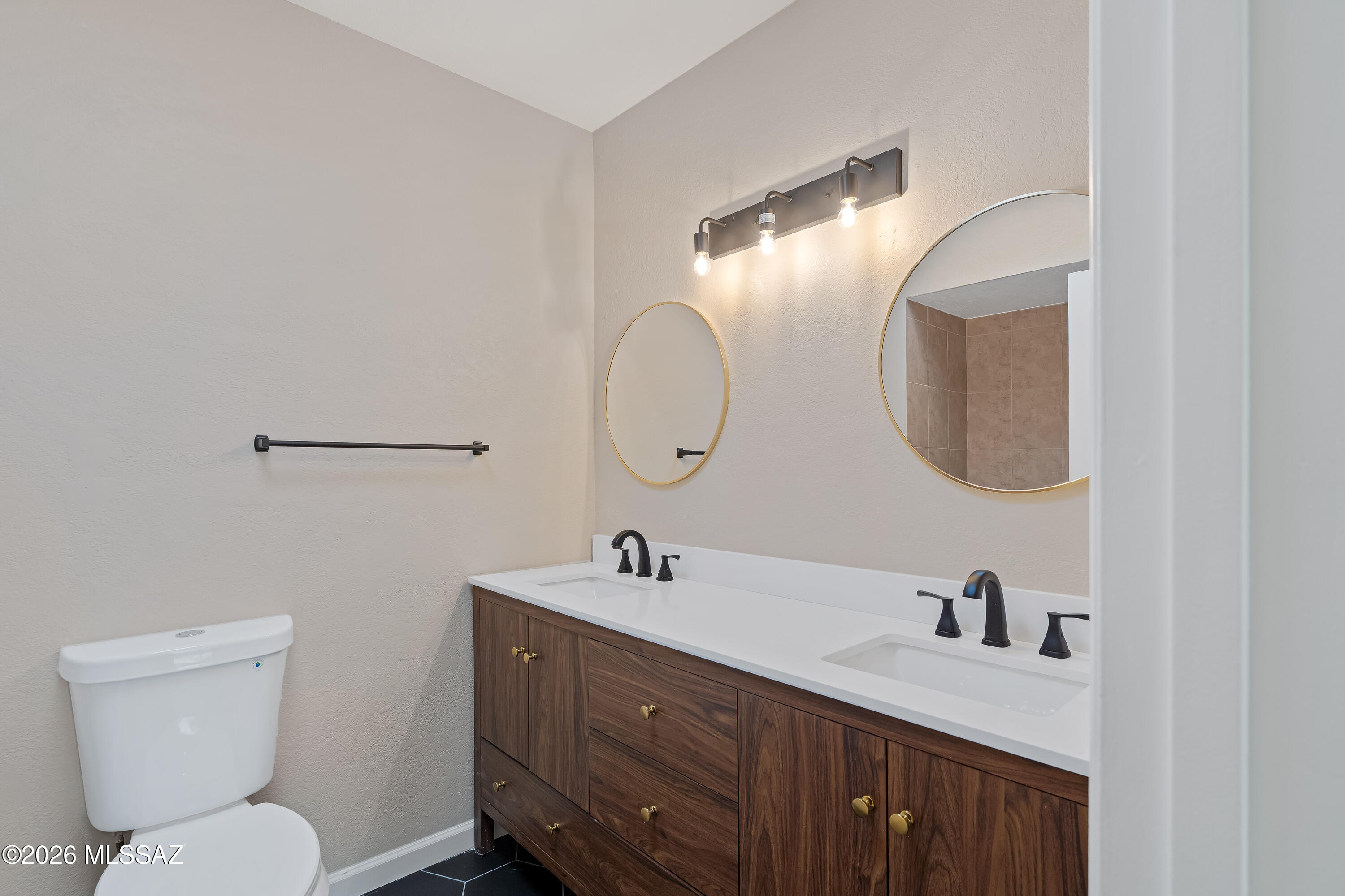 285 South Kolb Road, Unit 10 Tucson, AZ 85710 - Photo 17 of 31 2 Interiors-12