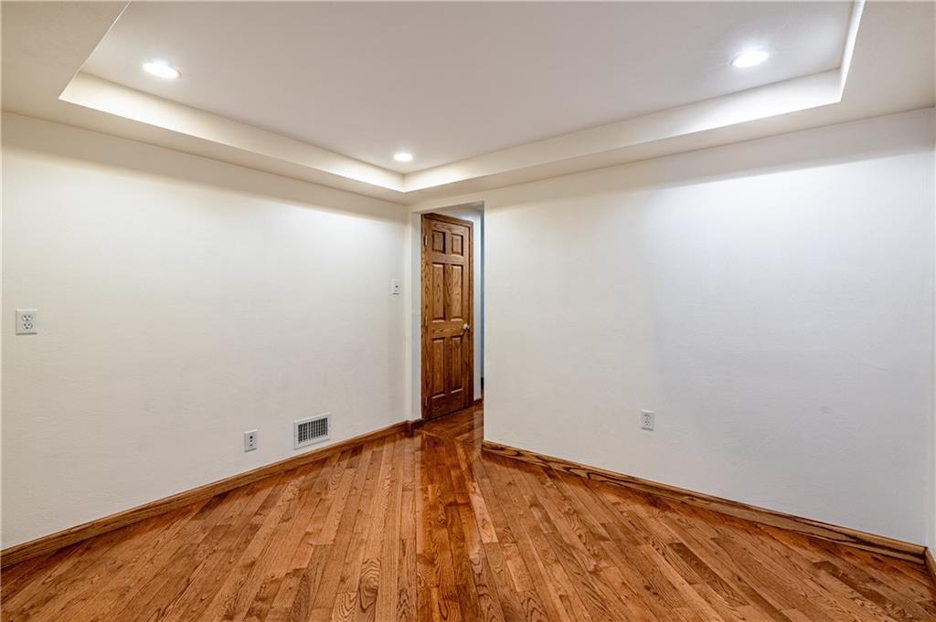 122 Washington Road Pittsburgh, PA 15221 - Photo 20 of 25 Gallery Image 20