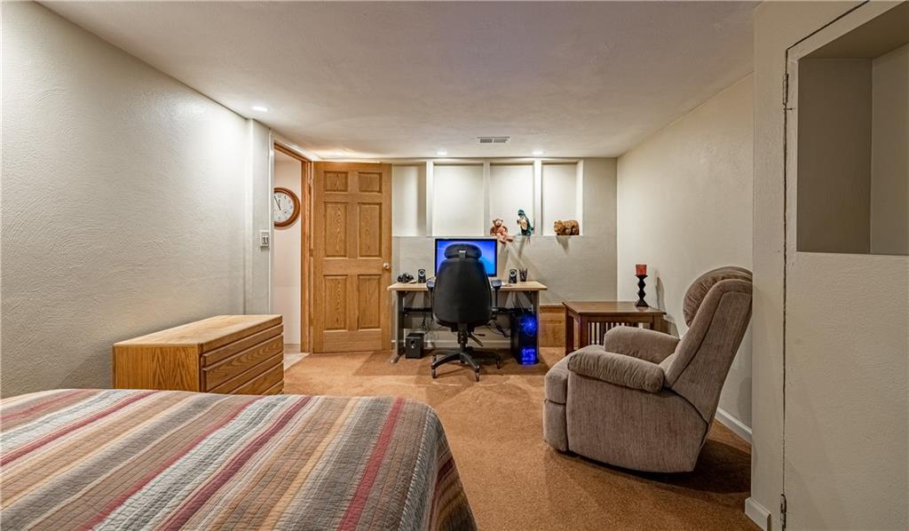 122 Washington Road Pittsburgh, PA 15221 - Photo 23 of 25 Gallery Image 23