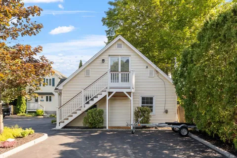 $1,895,000 | 38 Lake Shore Drive, Unit 10, Moultonborough, NH 03254