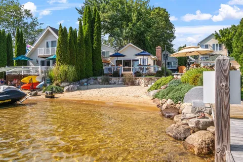 $1,895,000 | 38 Lake Shore Drive, Unit 10, Moultonborough, NH 03254