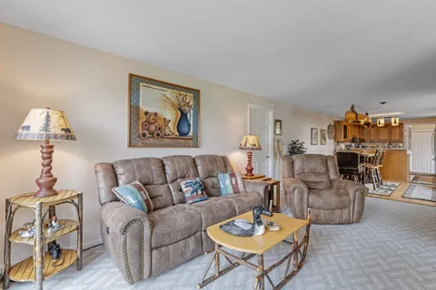 $1,895,000 | 38 Lake Shore Drive, Unit 10, Moultonborough, NH 03254