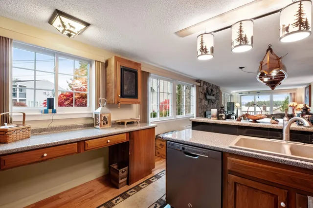 $1,895,000 | 38 Lake Shore Drive, Unit 10, Moultonborough, NH 03254