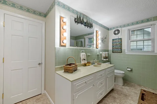 $1,895,000 | 38 Lake Shore Drive, Unit 10, Moultonborough, NH 03254