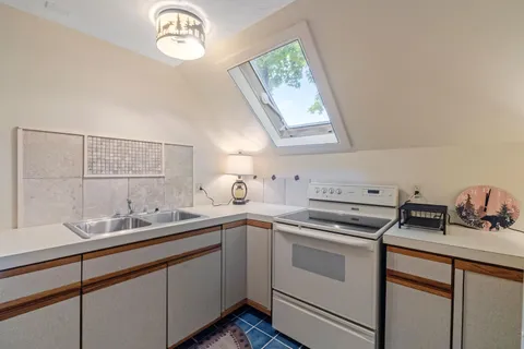 $1,895,000 | 38 Lake Shore Drive, Unit 10, Moultonborough, NH 03254