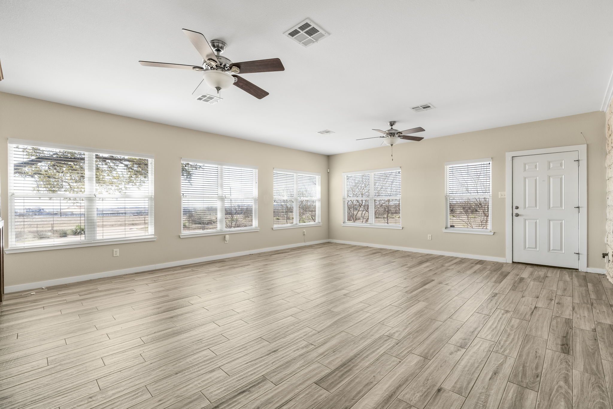 310 County Road 317 Georgetown, TX 78626 - Photo 24 of 40 Guest house living area
