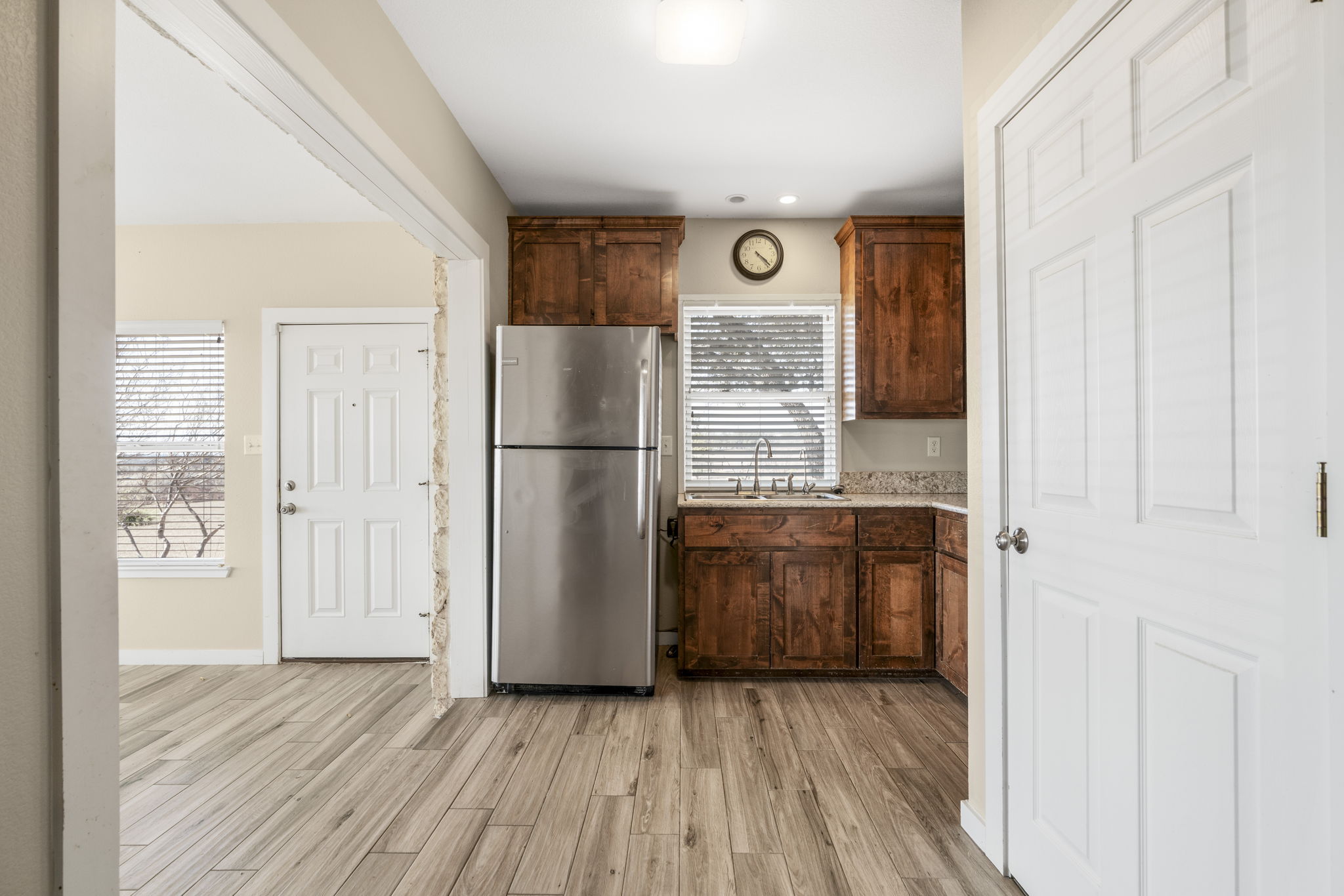 310 County Road 317 Georgetown, TX 78626 - Photo 26 of 40 Small kitchen area