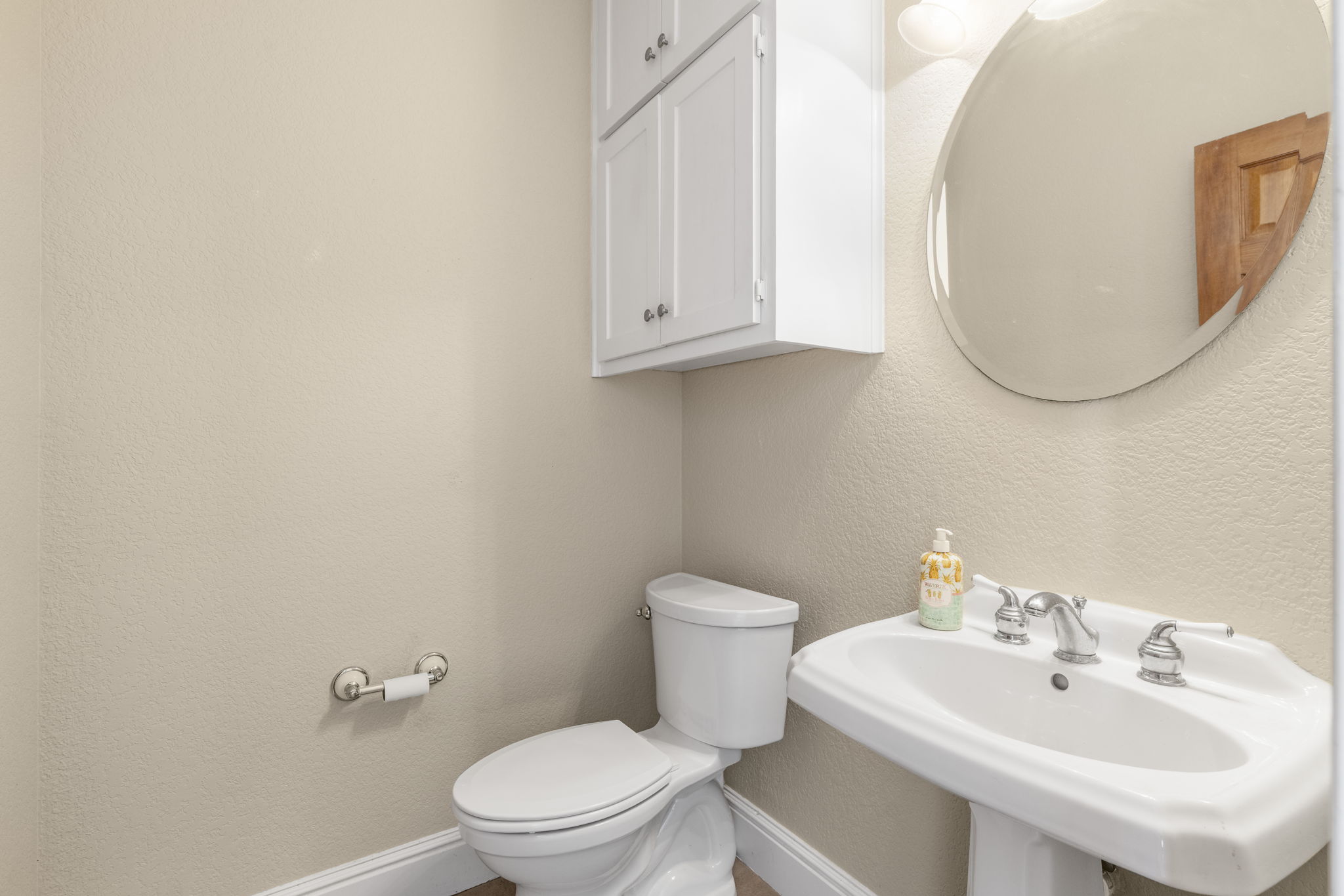 310 County Road 317 Georgetown, TX 78626 - Photo 10 of 40 Downstairs half bath