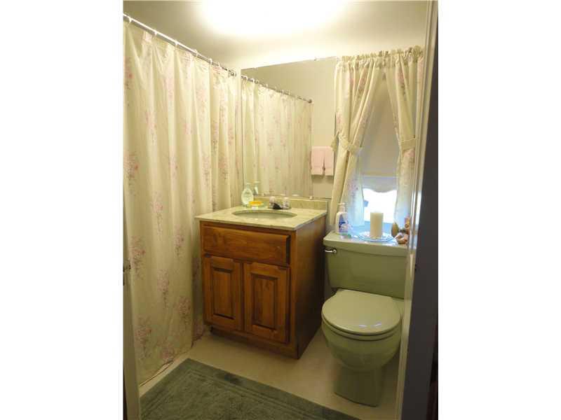 705 Highview Road Pittsburgh, PA 15234 - Photo 12 of 15 Full Bath.