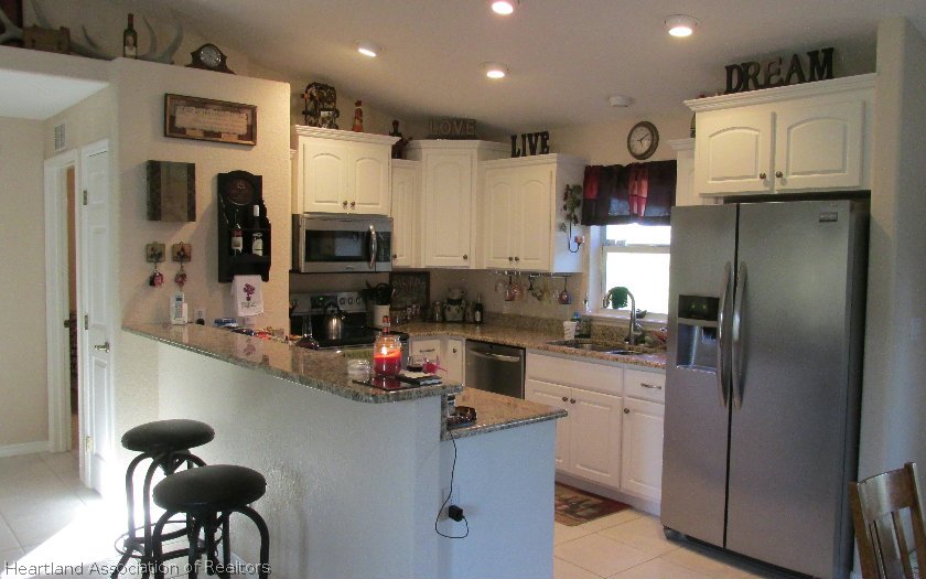 408 Hillcrest Road Sebring, FL 33870 - Photo 4 of 15 Gallery Image 4