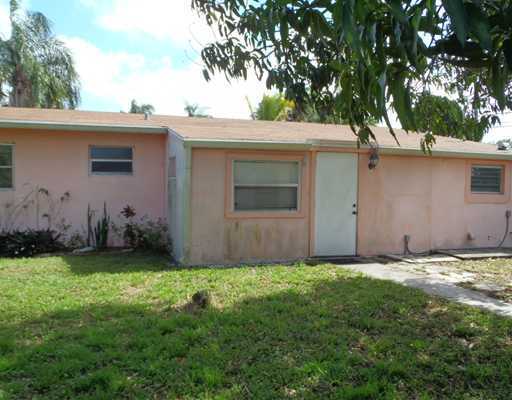 2413 Southeast Washington Street Stuart, FL 34997 - Photo 1 of 7 Primary Photo