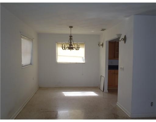 2413 Southeast Washington Street Stuart, FL 34997 - Photo 4 of 7 Additional Photo
