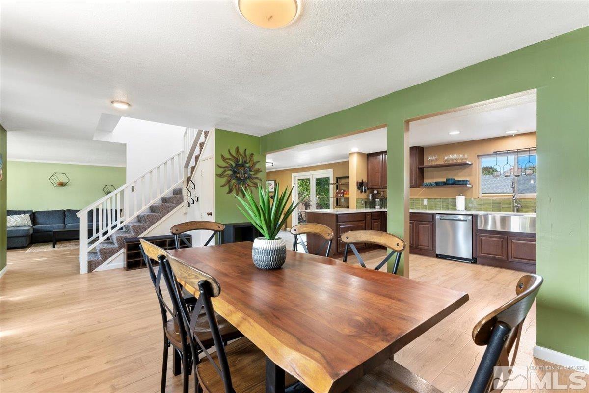 970 Lescon Circle Reno, NV 89509 - Photo 6 of 40 Photo 6