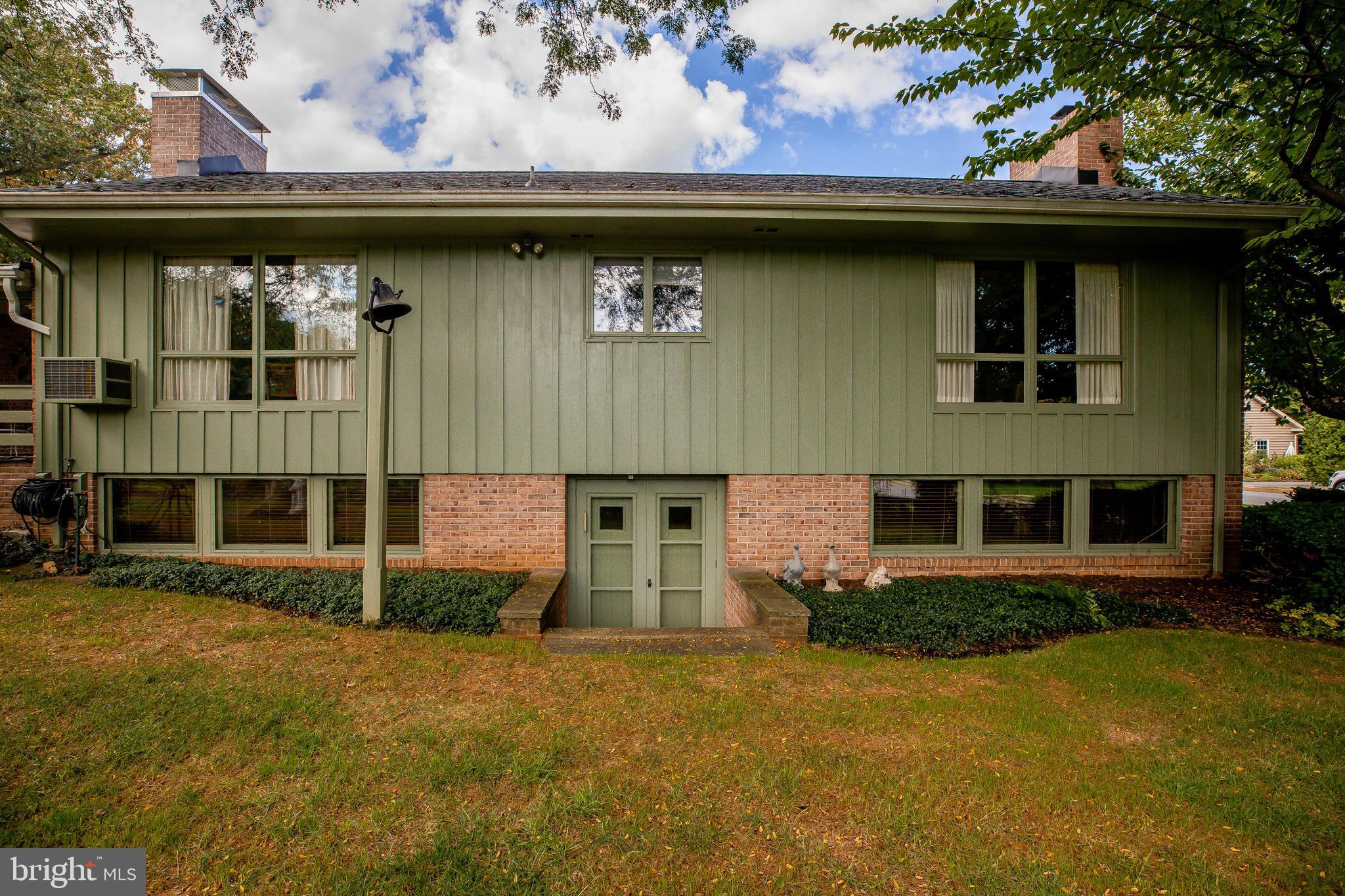 512 Linden Street Lititz, PA 17543 - Photo 3 of 107