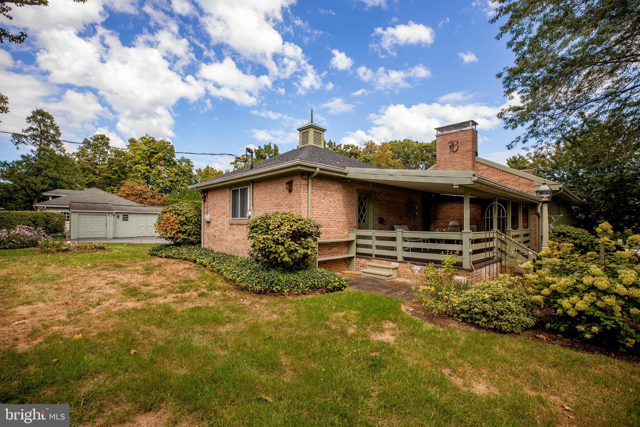 512 Linden Street Lititz, PA 17543 - Photo 5 of 107