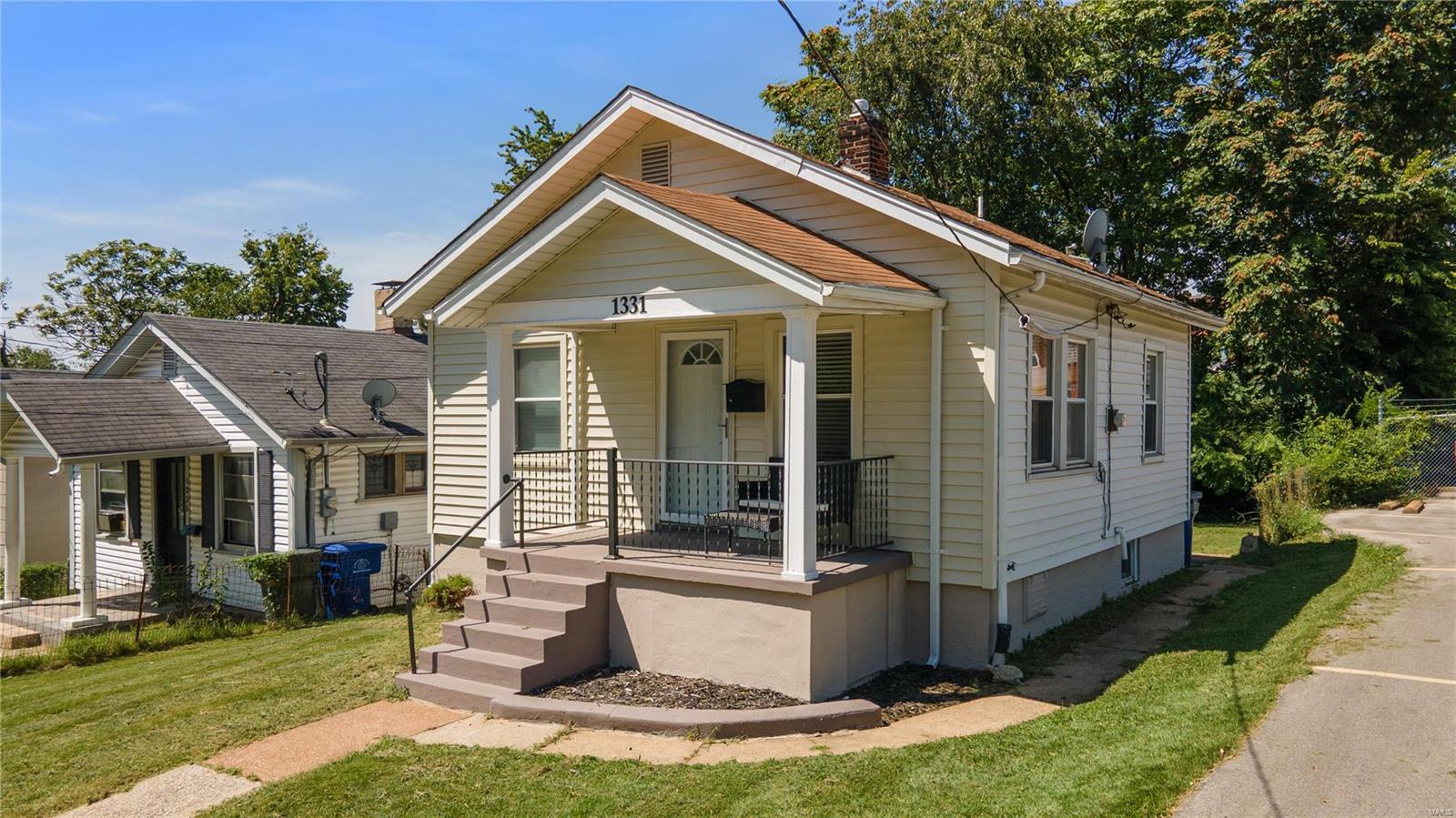 1331 Devlin Street St. Louis, MO 63139 - Photo 2 of 41