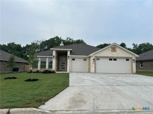 $428,370 | 2005 Edna Lane, Troy, TX 76579