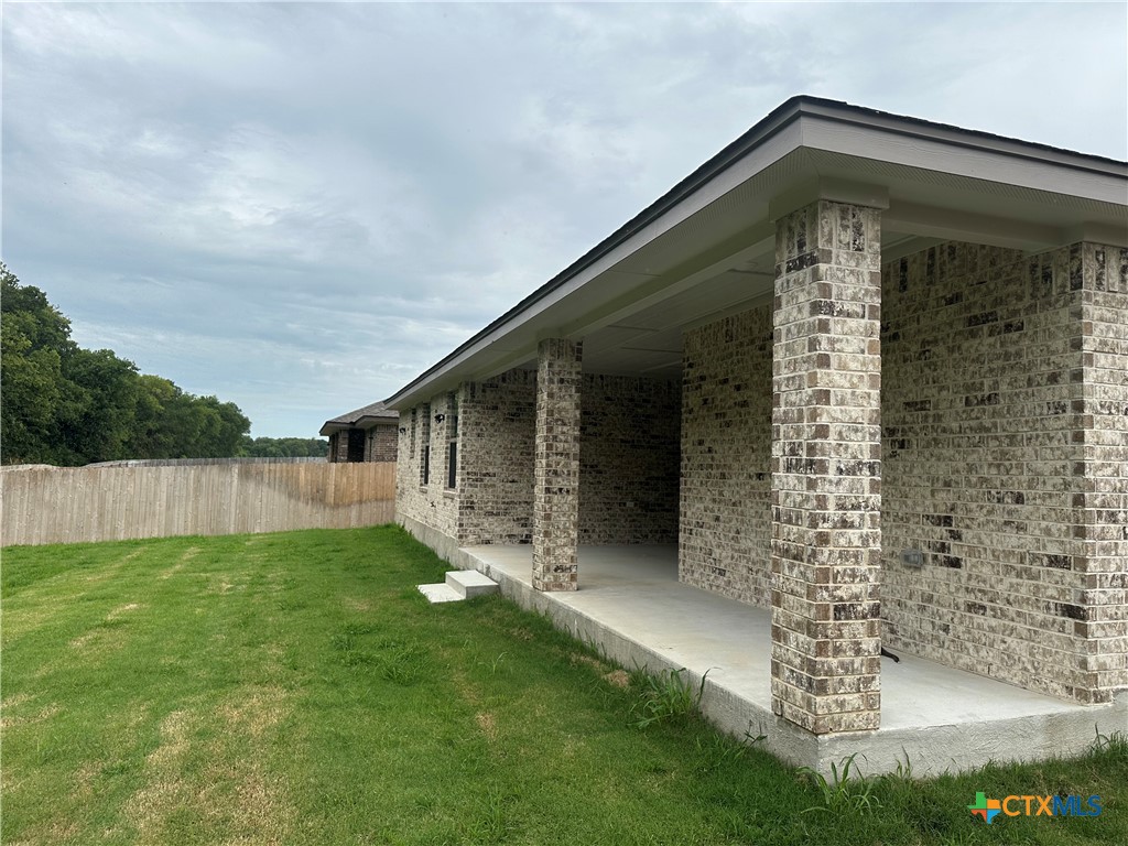 2005 Edna Lane Troy, TX 76579 - Photo 28 of 30 a front view of a house with garden