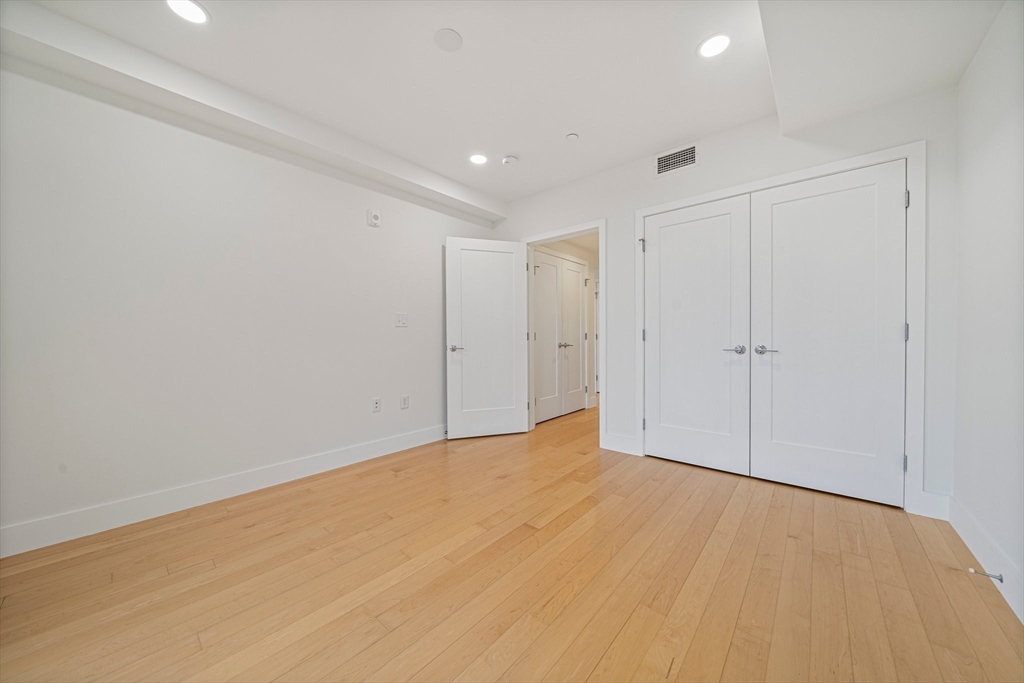 7 Beech Street, Unit 319 Cambridge, MA 02140 - Photo 13 of 27 a view of an empty room