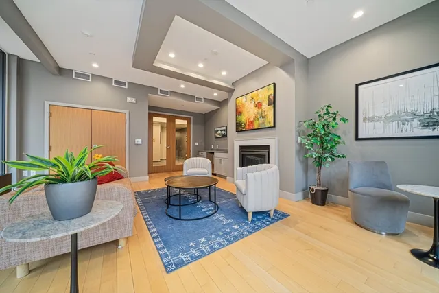 $899,000 | 7 Beech Street, Unit 319, Cambridge, MA 02140