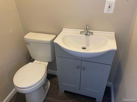 7750 Carpenter Road Ypsilanti, MI 48197 - Photo 8 of 11 half bath