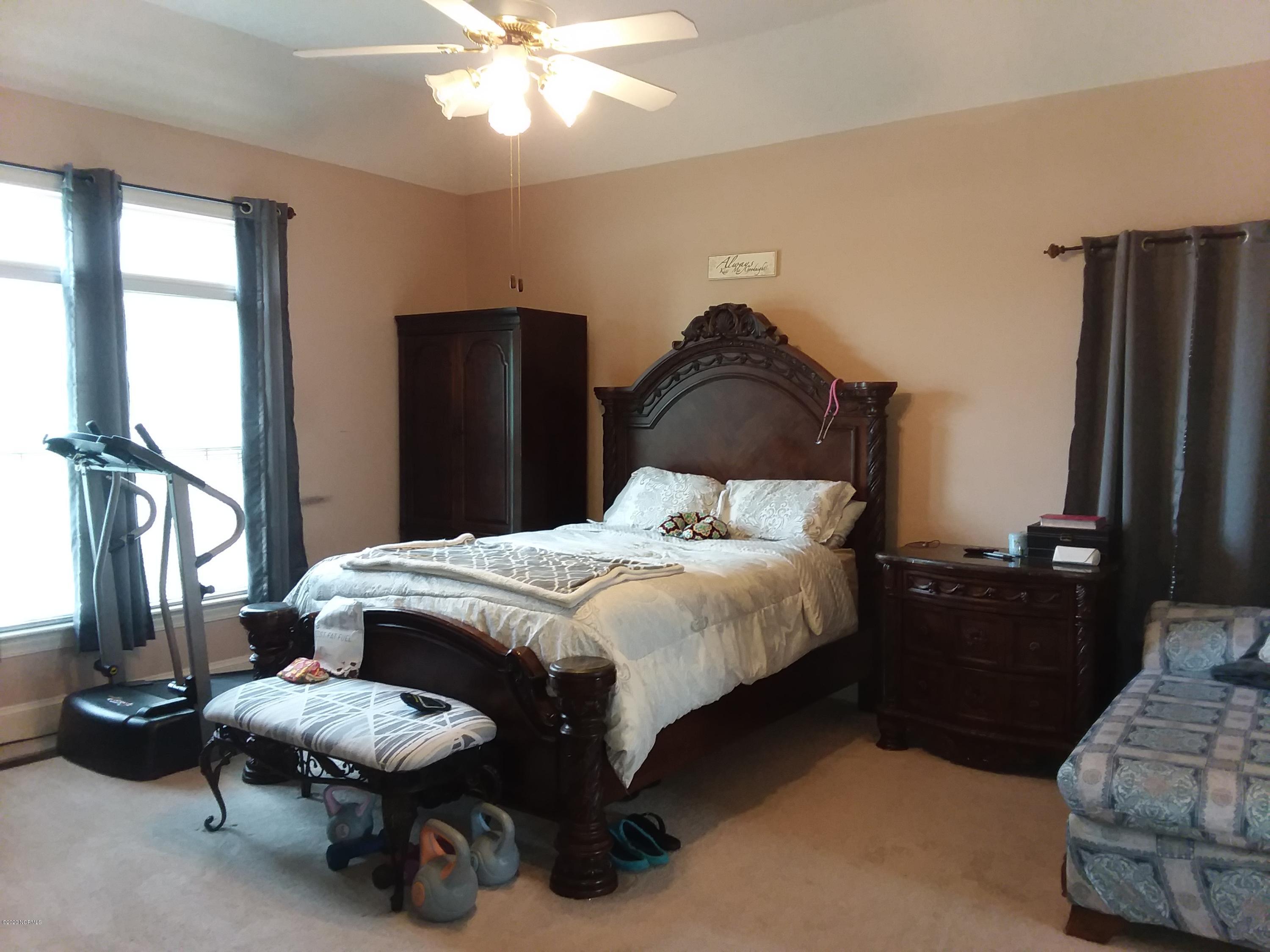 3201 Hodges Road Kinston, NC 28504 - Photo 12 of 16 Downstairs master bedroom