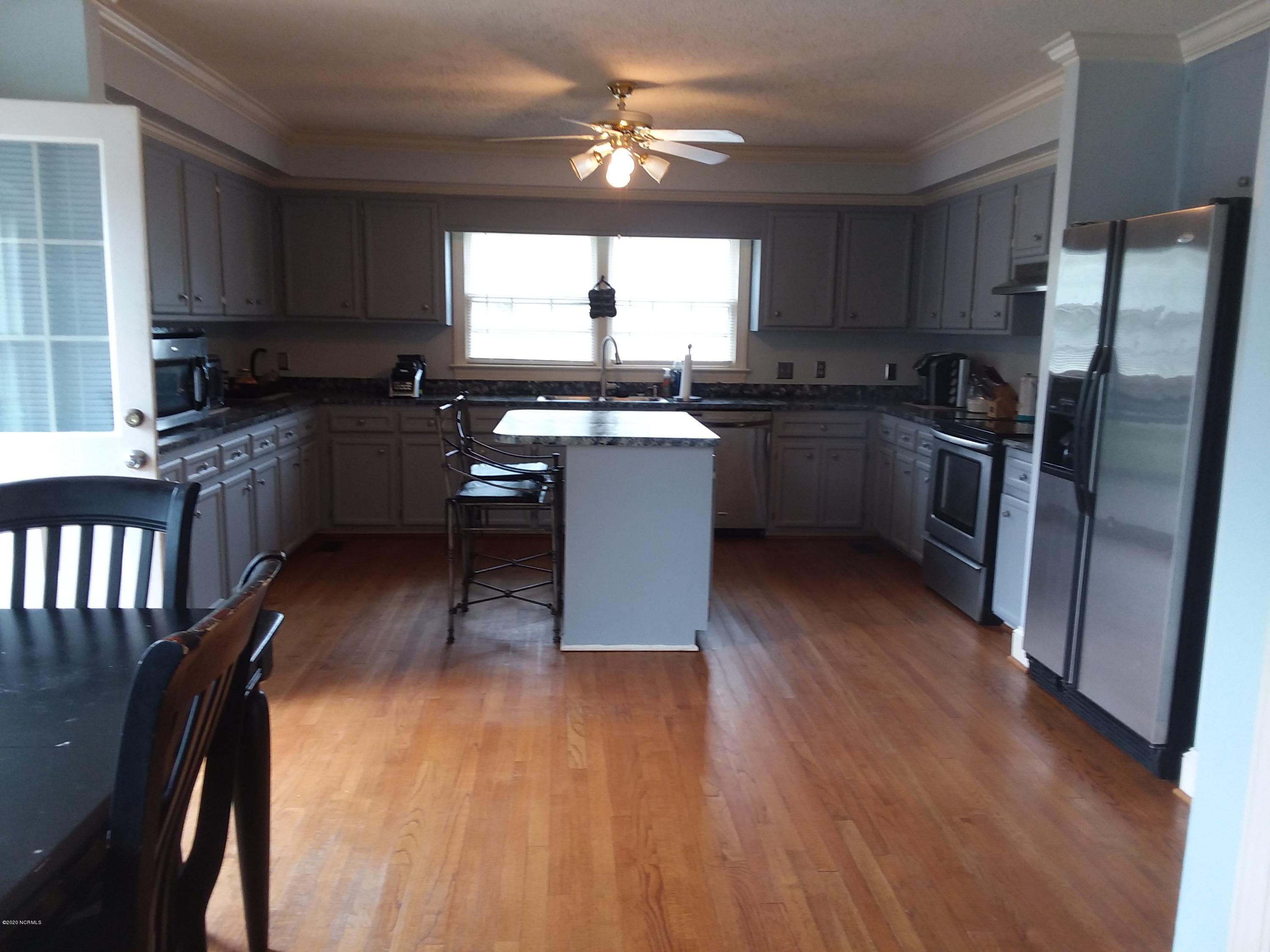 3201 Hodges Road Kinston, NC 28504 - Photo 5 of 16 Kitchen