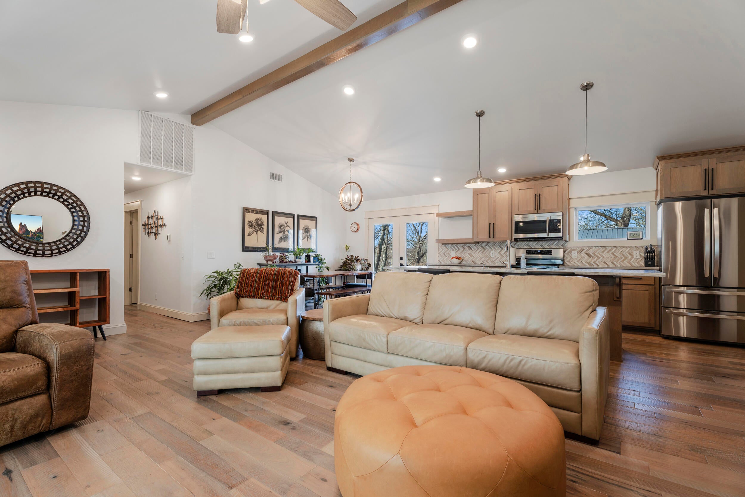 1420 Sumac Road Grove, OK 74344 - Photo 11 of 39 Living room