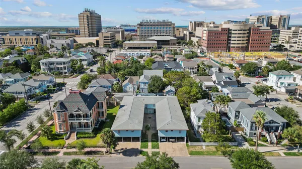a picture of city view
