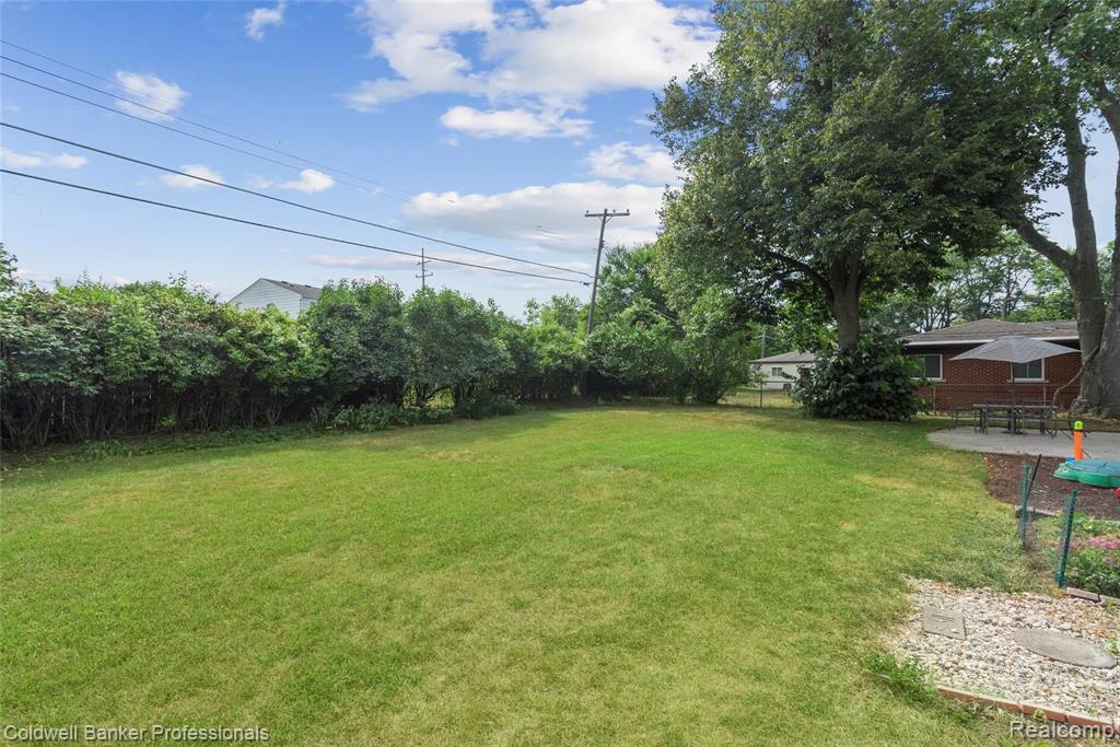 22953 Tuck Road Farmington Hills, MI 48336 - Photo 22 of 24